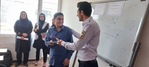 گزارش تصویری| حضور اورژانس اجتماعی در مدارس جهت آگاه سازی در اسکو