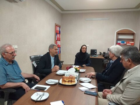 جلسه مدیرکل و معاون توانبخشی با رئیس مرکز کاشت حلزون شنوایی فارس