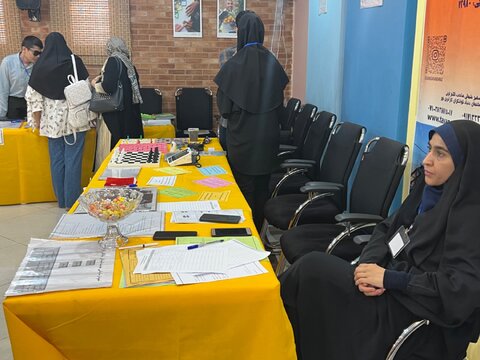 گزارش تصویری|بازدید مدیر کل و معاون توانبخشی بهزیستی فارس از نمایشگاه توانمندی های افراد نابینا و کم بینا در موسسه نابینایان توانگران کارآفرین شیراز