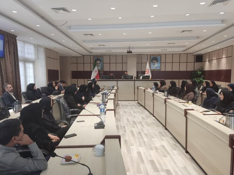 دوره آموزشی مهارتهای زندگی با محوریت مهارتهای ارتباطی و فرزندآوری