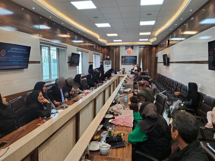 تقدیر از خانواده های فرزند پذیر