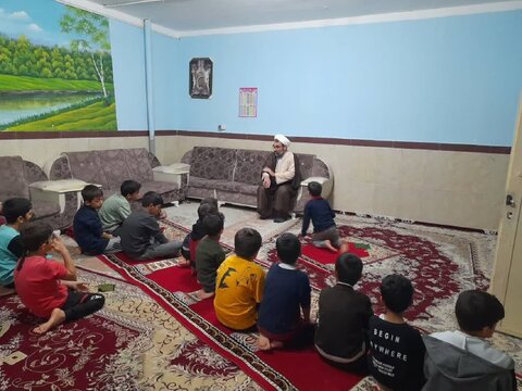 برگزاری کلاس آموزشی آداب و اسرار نماز در شاهین دژ