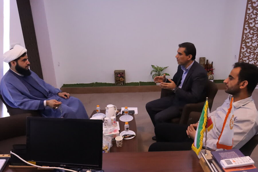 امام جمعه شهر کاکی با سرپرست بهزیستی استان بوشهر دیدار و گفتگو کرد