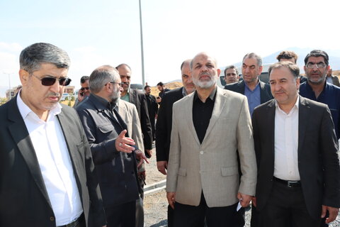 گزارش تصویری ا بازدید دکتر وحیدی وزیر کشور از دهکده سلامت و توانبخشی آفتاب وافتتاح فاز یک