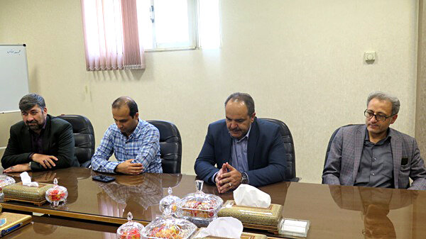 تجلیل از کارشناس حوزه آمار و برنامه ریزی اداره کل بهزیستی استان اصفهان