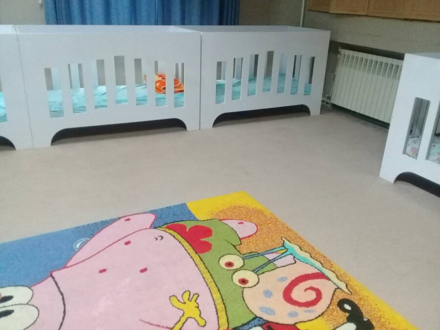 رشت | تجهیز شیرخوارگاه مهر رشت به تخت های چوبی مدرن و پرده های جدید توسط خیر نیکوکار رشت | تجهیز شیرخوارگاه مهر رشت به تخت های چوبی مدرن و پرده های جدید توسط خیر نیکوکار