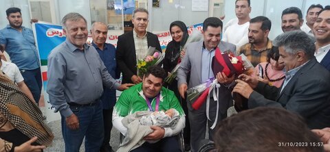 گزارش تصویری|مراسم استقبال از دومین گروه از  افتخار آفرینان کاروان اعزامی فارس در مسابقات پاراآسیایی هانگژو ۲۰۲۳