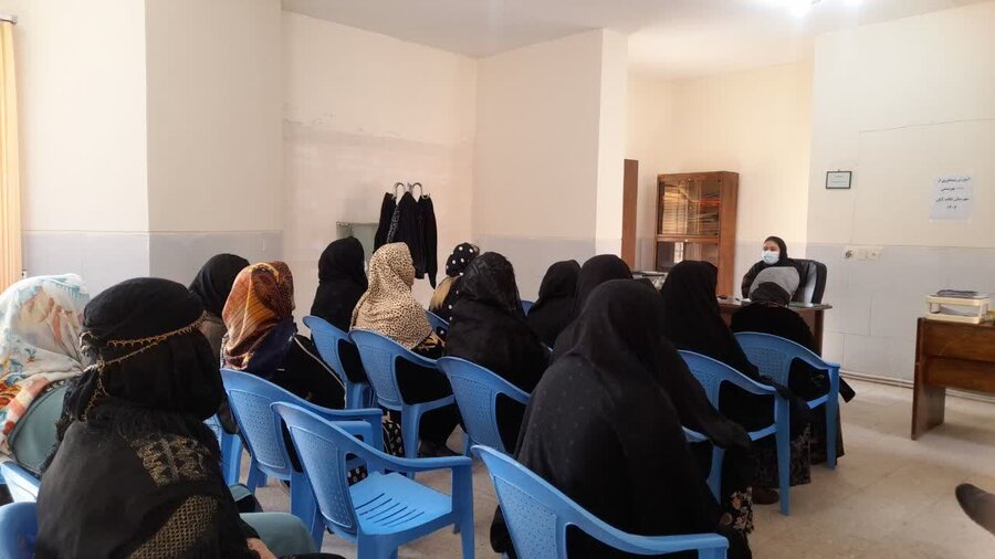 برگزاری کارگاه آموزشی مبارزه با ایدز در بهزیستی شهرستان تکاب