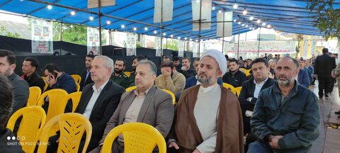 حضور کارکنان بهزیستی گیلان در مراسم سالگرد شهید مدافع حرم " محمد اتابه " در گوراب زرمیخ صومعه سرا