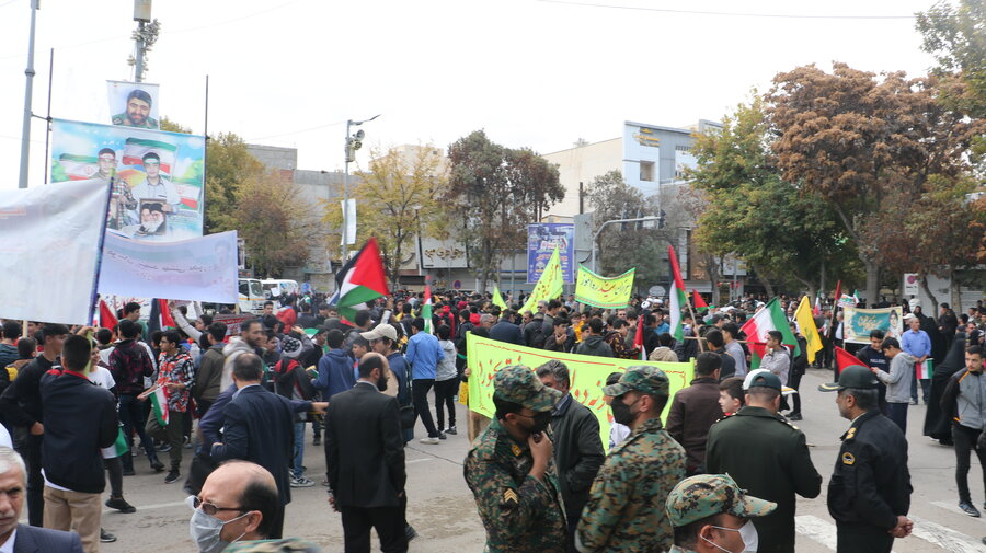 یوم الله 13 آبان گرامیباد