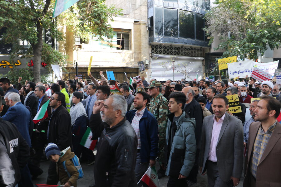 یوم الله 13 آبان گرامیباد