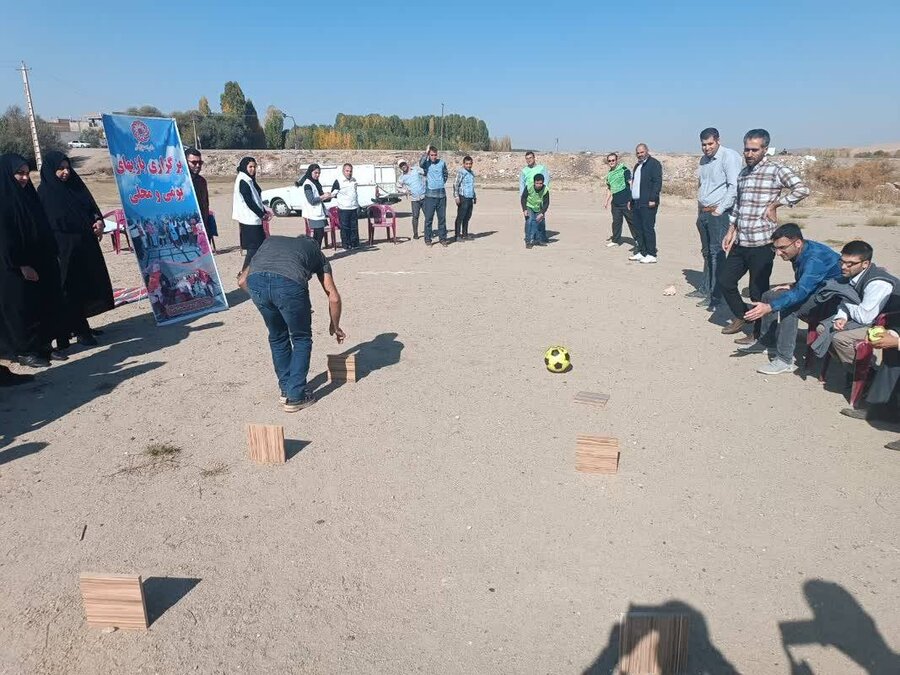 برگزاری بازی های بومی محلی برای معلولین بهزیستی شاهین دژ