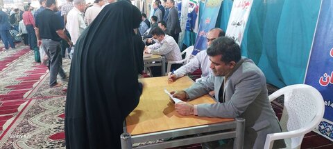 حضور مدیر کل بهزیستی خوزستان  در میز خدمت و پاسخگویی به درخواستهای مردمی