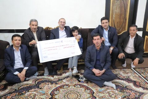 جایزه یک میلیارد ریالی بانک رفاه برای معلول جسمی حرکتی تحت پوشش بهزیستی کردستان