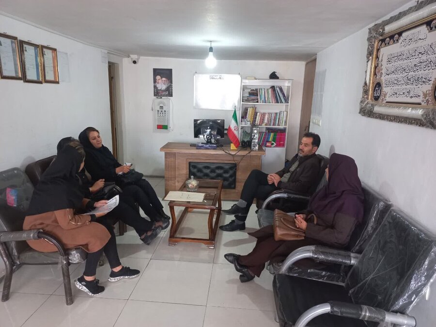سقز | بازدید کارشناسان استانی از مراکز و فعالیت گروه همیار زنان سرپرست خانوار

