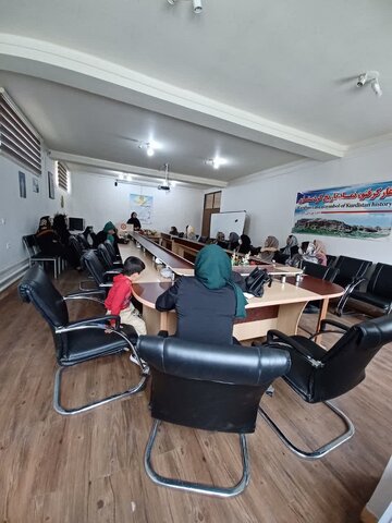 دیواندره/ برگزاری کارگاه آموزشی به مناسبت هفته سلامت زنان