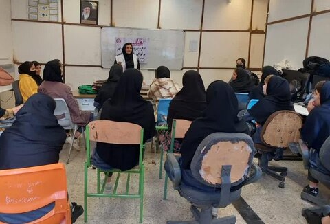 برگزاری کارگاه آموزشی مهارتهای زندگی در پیرانشهر
