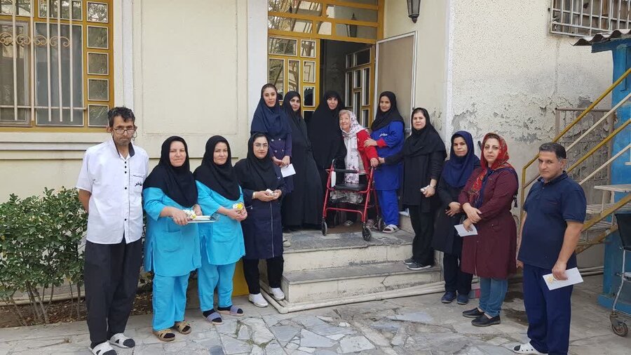 شهریار | بازدید از خانه سالمندان توسط مسئول بانوان و خانواده فرمانداری ویژه شهرستان