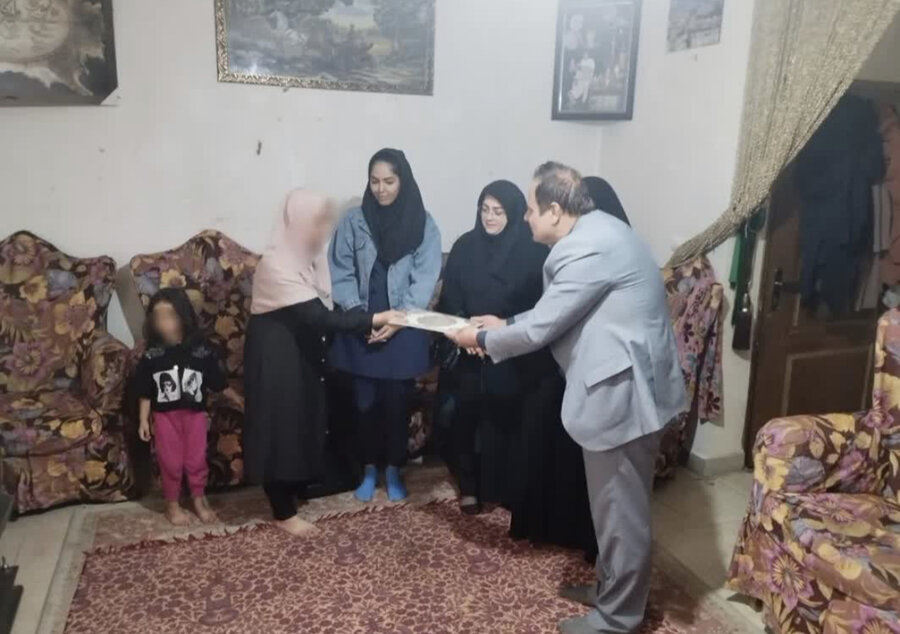ساوجبلاغ |تقدیر از همسر توانخواه جسمی حرکتی ساوجبلاغی به مناسبت گرامیداشت روزپرستار