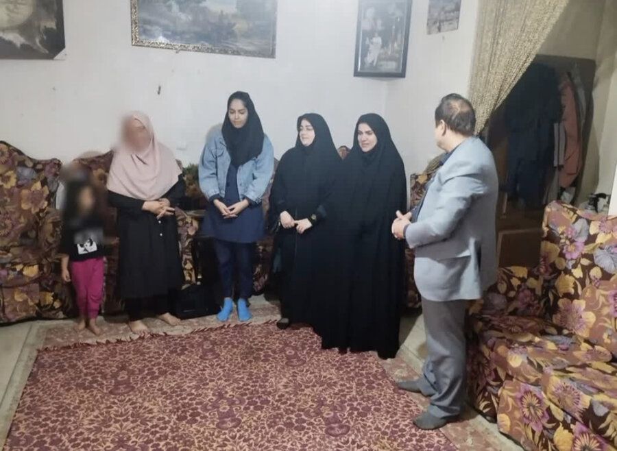 ساوجبلاغ |تقدیر از همسر توانخواه جسمی حرکتی ساوجبلاغی به مناسبت گرامیداشت روزپرستار