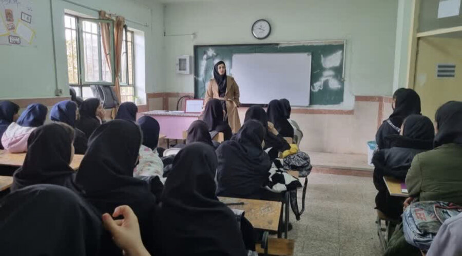 نظرآباد | کارگاه آموزشی مهارت های پیش از ازدواج در شهرستان نظرآباد برگزار شد