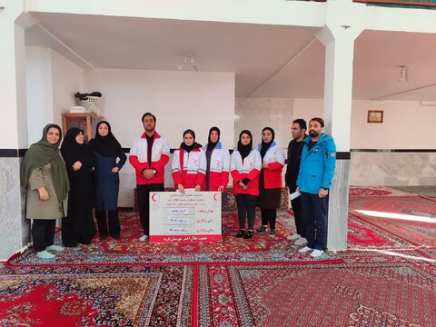 قــروه| برگزاری اردوی جهادی پزشکی در روستای سرتیپ آباد