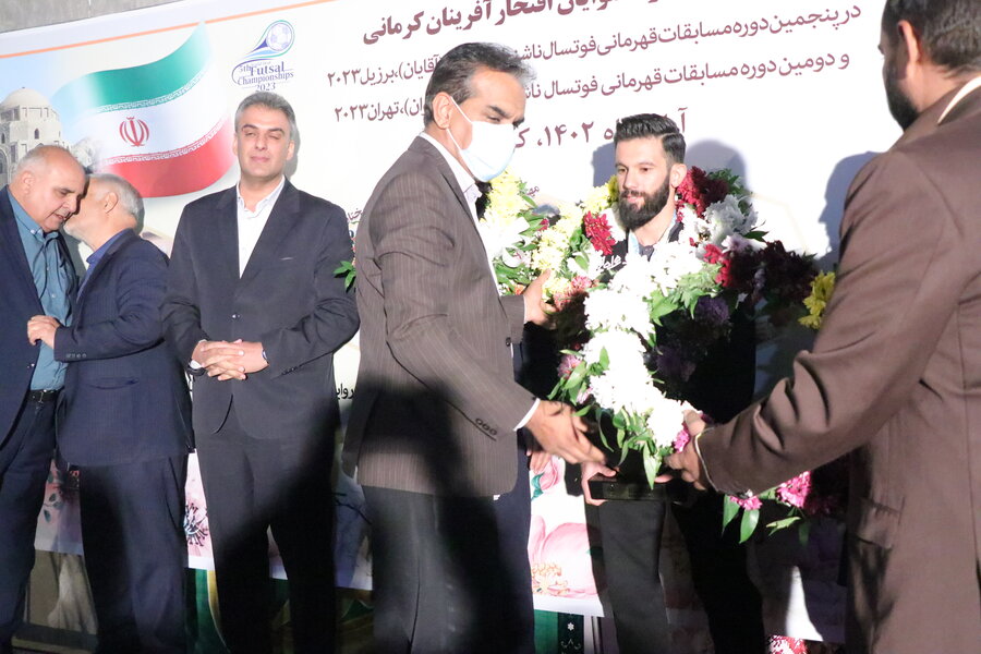 مراسم استقبال از کرمانی های افتخار آفرین تیم ملی فوتسال آقایان و بانوان ناشنوابرگزار شد مراسم استقبال از کرمانی های افتخار آفرین تیم ملی فوتسال آقایان و بانوان ناشنوابرگزار شد