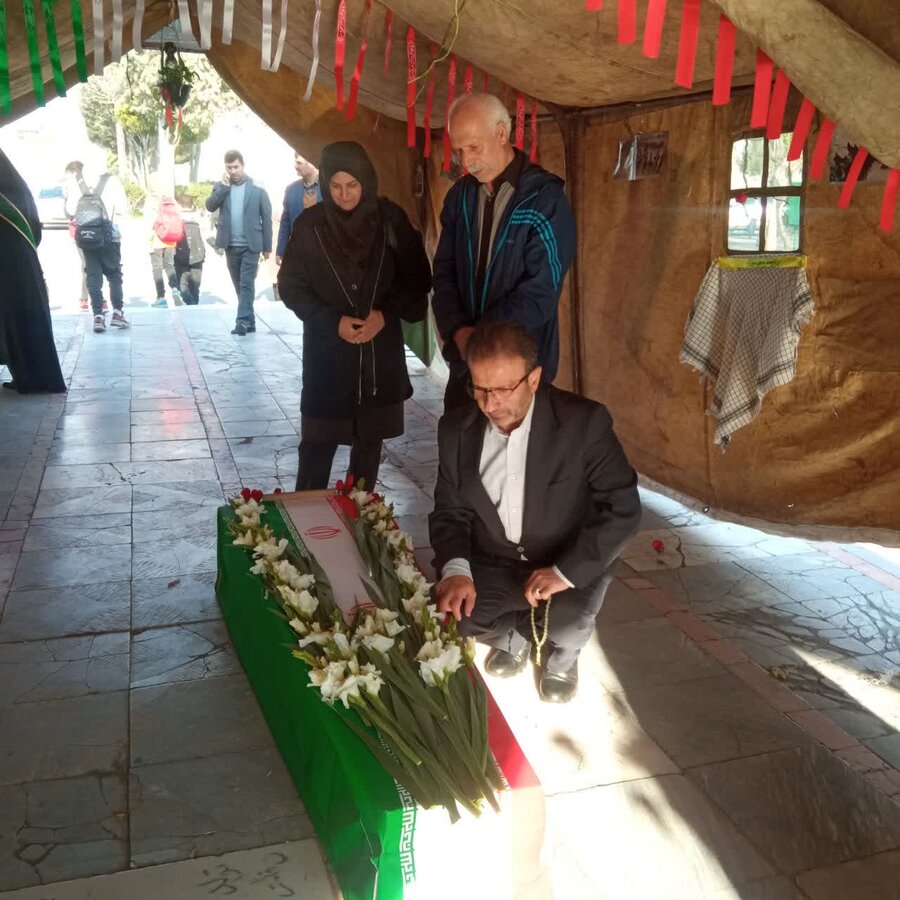 مدیرکل بهزیستی البرز در مراسم گلباران گلزار شهدای استان البرز شرکت کرد