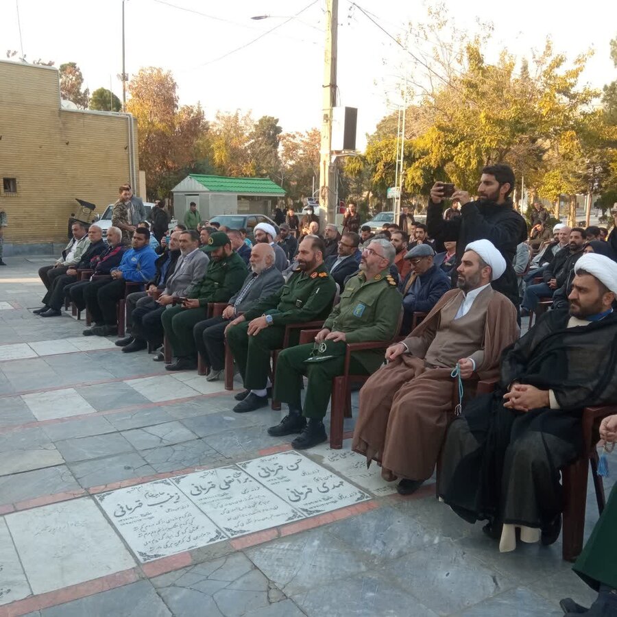 مدیرکل بهزیستی البرز در مراسم گلباران گلزار شهدای استان البرز شرکت کرد