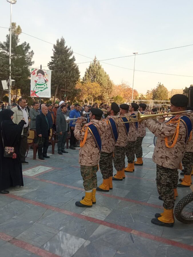 مدیرکل بهزیستی البرز در مراسم گلباران گلزار شهدای استان البرز شرکت کرد
