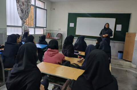 نظرآباد | دوره آموزشی مدیریت استرس در بحران در مدارس شهرستان نظرآباد برگزار شد