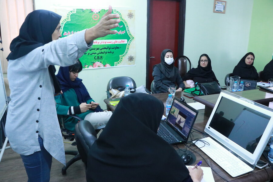 برگزاری دوره آموزشی زیست بوم برای تسهیلگران طرح C.B.R کرمان برگزاری دوره آموزشی زیست بوم برای تسهیلگران طرح C.B.R کرمان