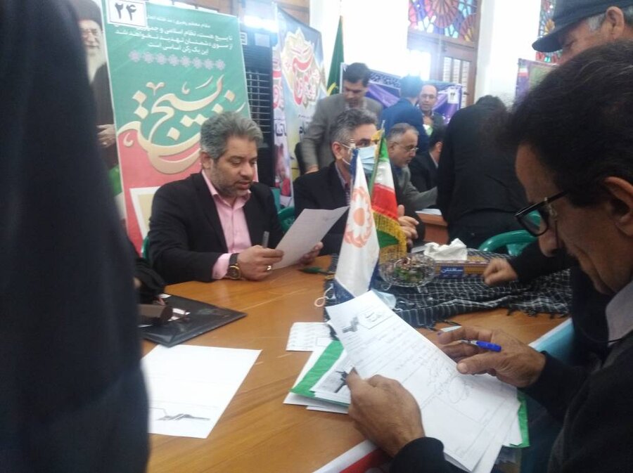 برپایی میز خدمت جهادی بهزیستی گیلان و سایر دستگاه های اجرایی در مصلی امام خمینی(ره) رشت