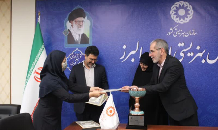 تقدیر از کارمندان والیبالیست قهرمان بهزیستی استان البرز