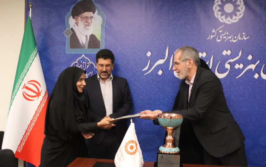 تقدیر از کارمندان والیبالیست قهرمان بهزیستی استان البرز