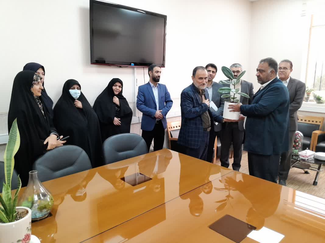 تکریم از فرماندهان پایگاههای بسیج برادران و خواهران اداره کل بهزیستی استان کرمان