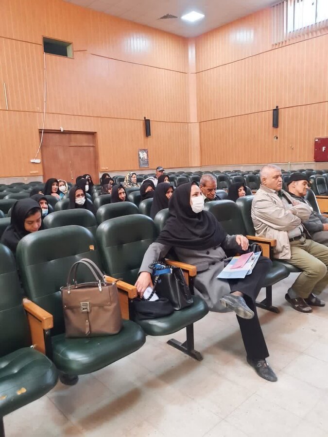 تویسرکان| برگزاری دوره آموزش مهارتهای زندگی در دوره سالمندی