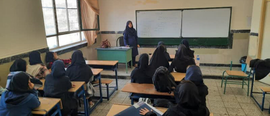 آموزش پیش از ازدواج توسط مدرسین اداره کل بهزیستی البرز در مدارس دخترانه و پسرانه اجرا شد