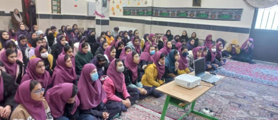 ساوجبلاغ | برگزاری دوره های آموزشی مدیریت استرس دربحران دانش آموزان ساوجبلاغ