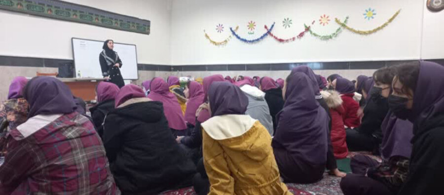 ساوجبلاغ | برگزاری دوره های آموزشی مدیریت استرس دربحران دانش آموزان ساوجبلاغ