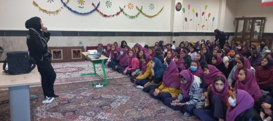 ساوجبلاغ | برگزاری دوره های آموزشی مدیریت استرس دربحران دانش آموزان ساوجبلاغ