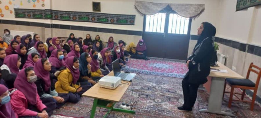 ساوجبلاغ | برگزاری دوره های آموزشی مدیریت استرس دربحران دانش آموزان ساوجبلاغ