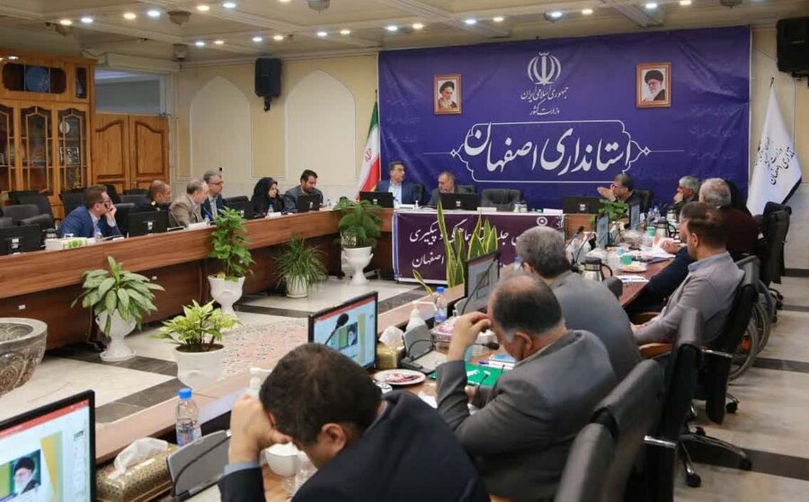 رونمایی از پنج دستگاه ون مناسبسازی همزمان با روز جهانی معلولین