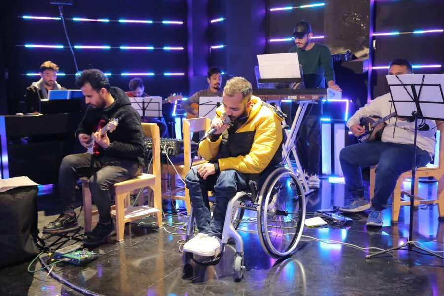 پدرام بهمنی نمونه ای هنرمند و توانا از جامعه توانخواهان استان است
/ معلولان از ایفای نقش اجتماعی خود رویگردان نباشند