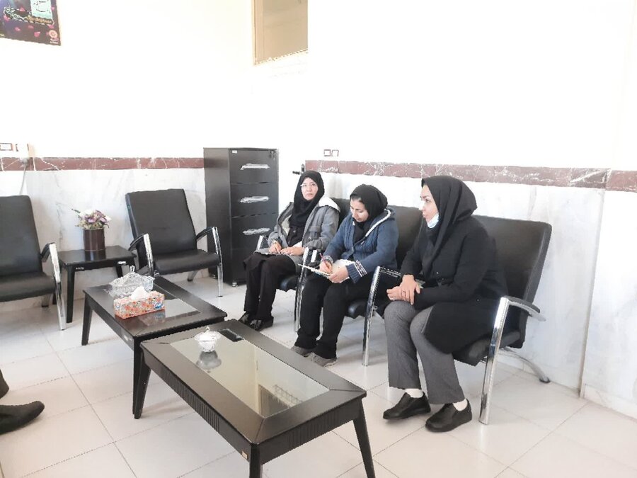 قــروه| دیدار کارشناس مشارکتهای مردمی و کارشناس مسکن با رییس اداره بهزیستی