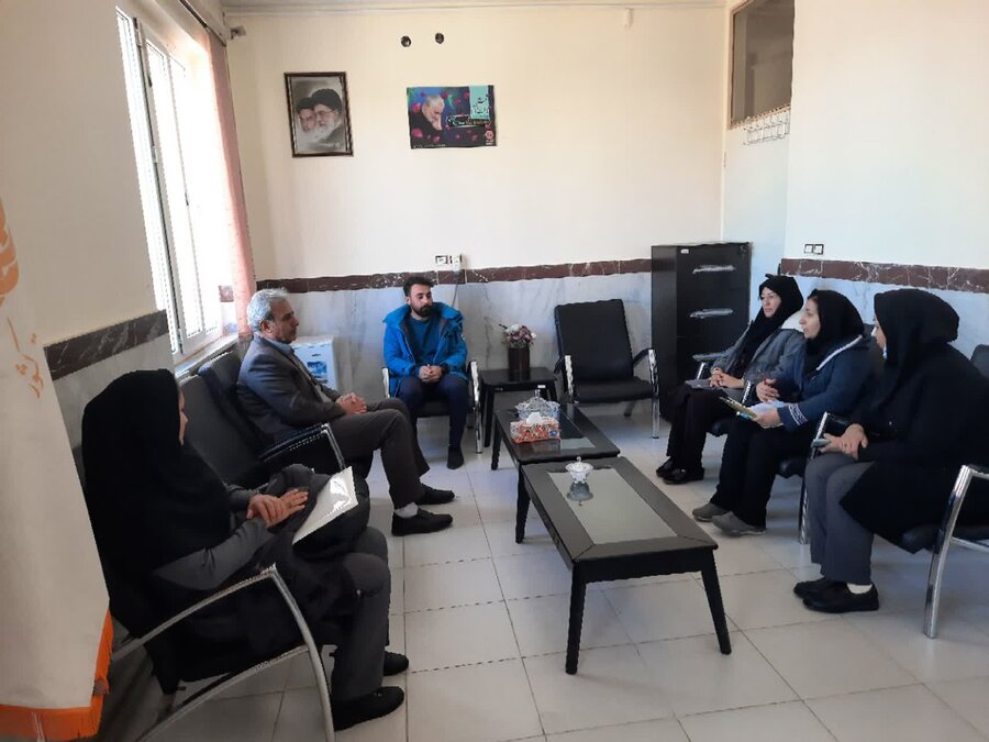 قــروه| دیدار کارشناس مشارکتهای مردمی و کارشناس مسکن با رییس اداره بهزیستی