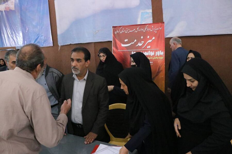 حضور مدیر کل و کارکنان بهزیستی استان کرمان درمیز ارتباطات نماز جمعه حضور مدیر کل و کارکنان بهزیستی استان کرمان درمیز ارتباطات نماز جمعه