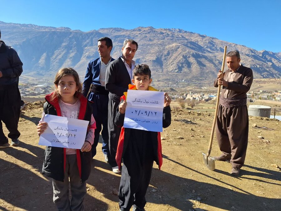 سروآباد/کاشت نهال بالندگی به مناسبت روز جهانی معلولین