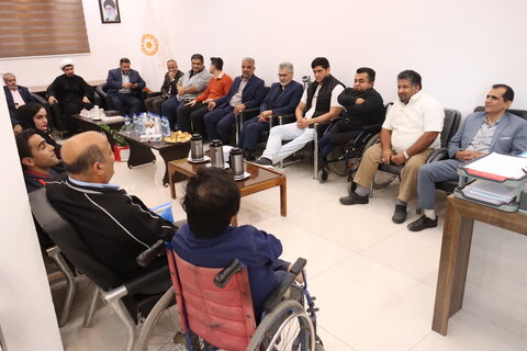 شهرستان بوشهر| نشست صمیمانه فرماندار بوشهر با مدیران عامل انجمن های معلولین