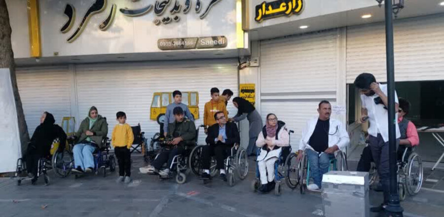 نظرآباد | نخستین تئاترخیابانی افراد دارای معلولیت نظرآبادی اجرا شد